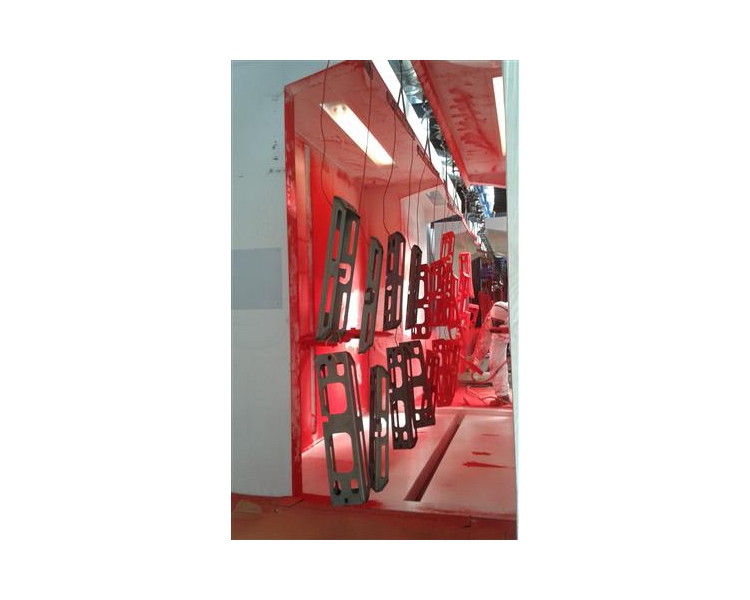 Particolari in ingresso cabina di verniciatura a polvere